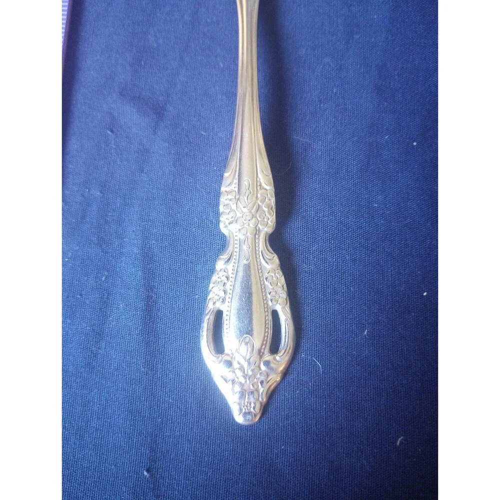 Oneida USA Stainless Steel, Raphael Solid Gravy Ladle, 7 5/8 in. Discontinued